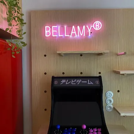 Bellamy מלון דירות